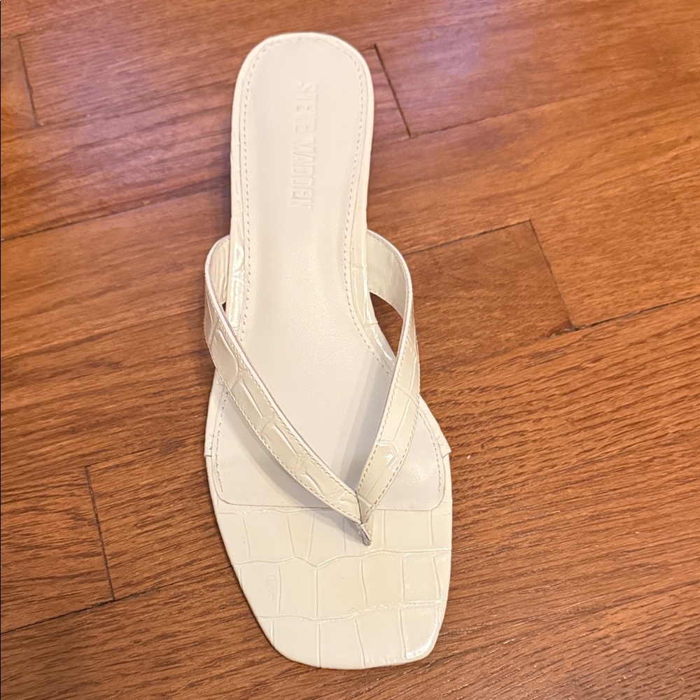 Steve Madden Off-White Croc-Pattern Sandals